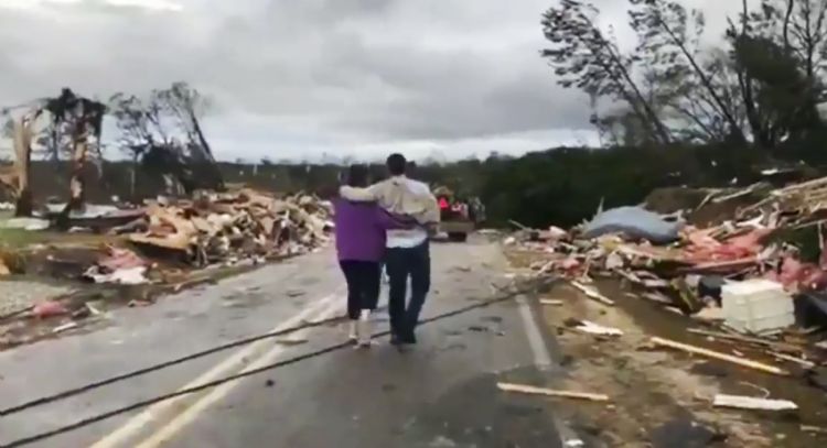 Tornado deja 23 muertos en Alabama; temen que la cifra aumente (Fotogalería)