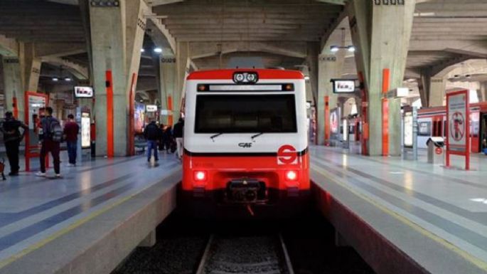 Comando asalta taquilla y usuarios de la estación Cuautitlán del Tren Suburbano