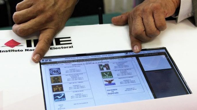 El INE desarrolla prototipo de urna para implementar voto electrónico