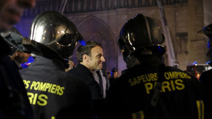 Macron promete reconstruir Notre Dame en cinco años; recaudan 700 mde