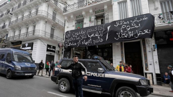 Por novena semana consecutiva, persisten protestas en Argelia (Fotogalería)