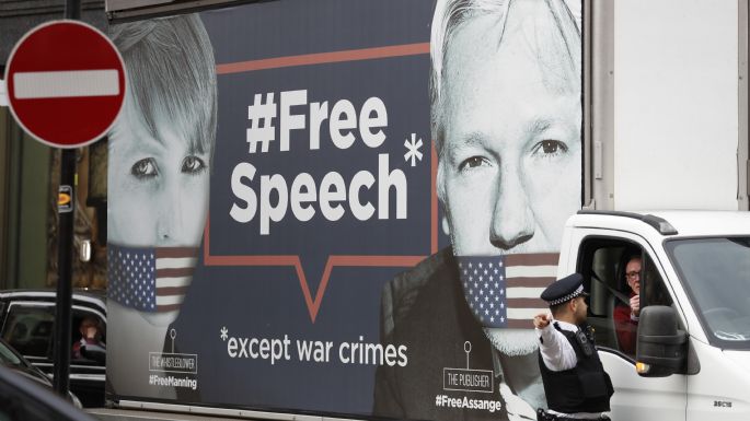 Ecuador niega denuncia de WikiLeaks de que pretende expulsar a Assange