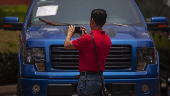 Los Pinos: naves a subasta