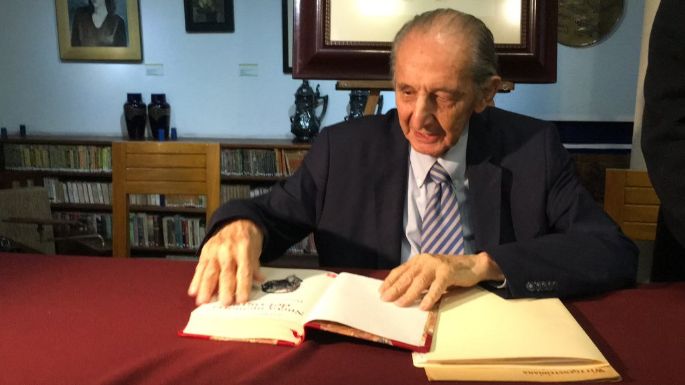 'El tiempo no existe… nosotros somos el tiempo”, Eduardo Lizalde en su 90 aniversario