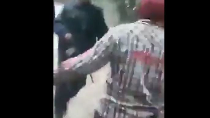 Talamontes insultan y someten a policías en Morelos (Video)