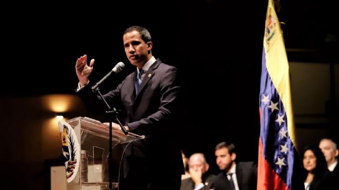 Guaidó anuncia "centro de gobierno" comandado por Leopoldo López