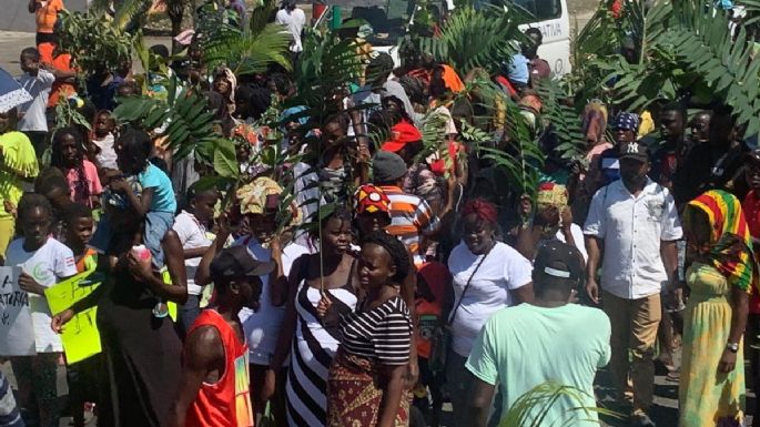 Migrantes africanos marchan por calles de Tapachula para exigir 'libertad” (Video)