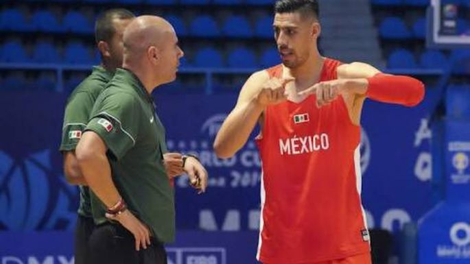 Iván Déniz renunció como entrenador de la selección mexicana de baloncesto