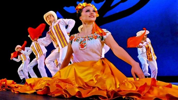 La Banda Mixe con el Ballet de Amalia Hernández
