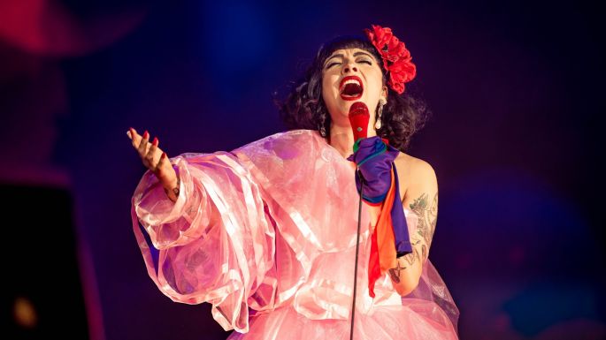 Mon Laferte, juicio y sensibilidad femenina en vivo