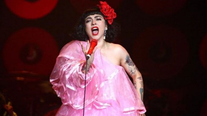 Mon Laferte, juicio y sensibilidad femenina en vivo