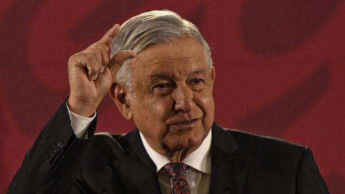 AMLO dice que trabaja con el sector privado para atender 'devaluación” de las pensiones