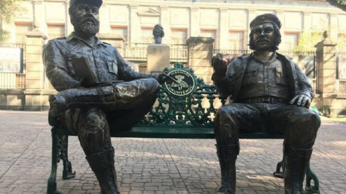 El panista Jorge Triana exige retirar estatuas de Fidel Castro y el Che Guevara