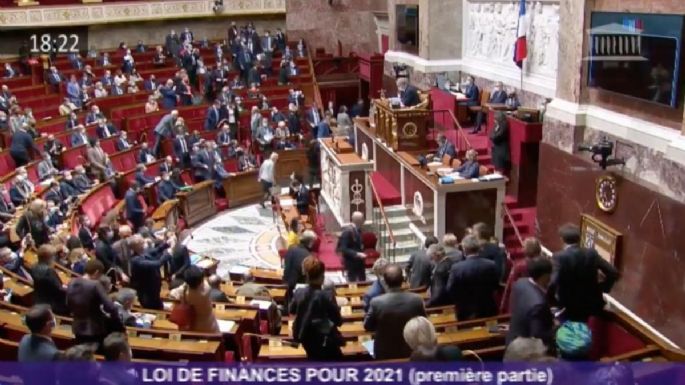 La Asamblea Nacional de Francia amplía a 28 días la baja por paternidad