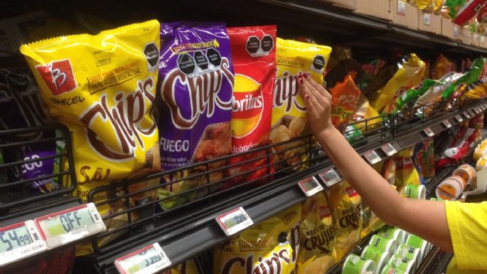 Propondrán ley para que también se incluya el etiquetado en la publicidad de alimentos