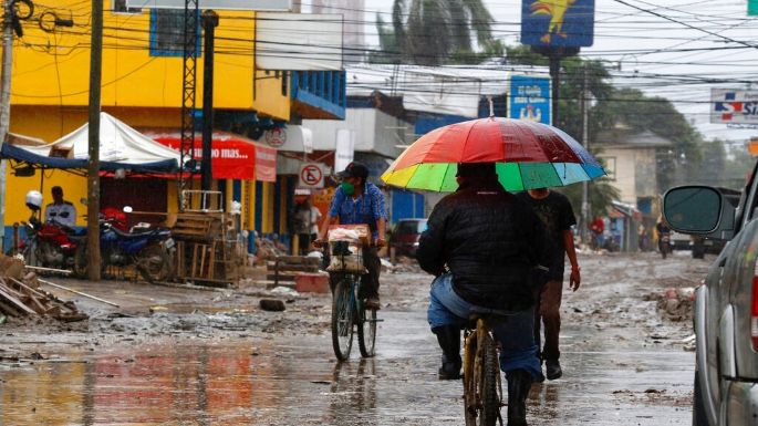 "Iota" se degrada a tormenta tropical y continúa su avance hacia Honduras, El Salvador y Guatemala