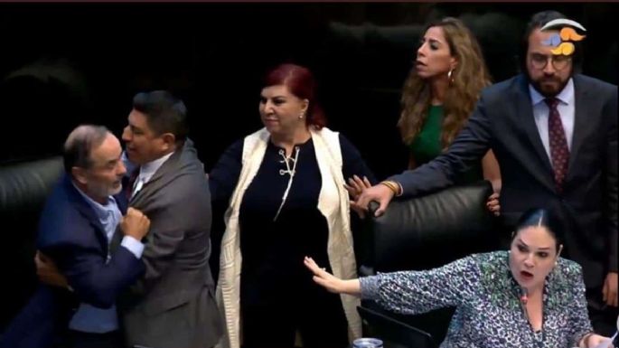 Senadora Mónica Fernández denuncia a Gustavo Madero ante FGR por violencia física