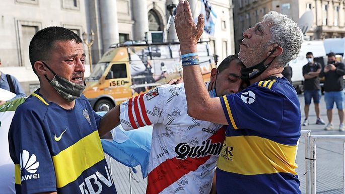 En Argentina, los enemigos hoy se abrazan
