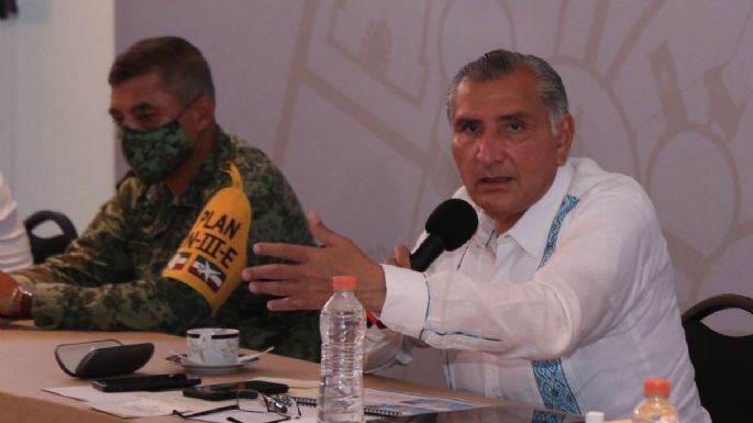 Gobernador de Tabasco protesta por desfogue de la presa Peñitas
