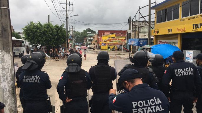 Tabasco: Exigen renuncia de jefe policiaco por "ley garrote" contra damnificados