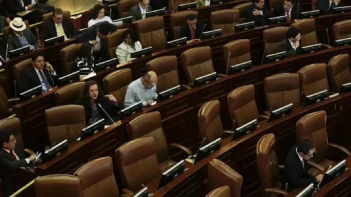 El positivo a covid de un diputado colombiano obliga a 169 congresistas a ponerse en cuarentena