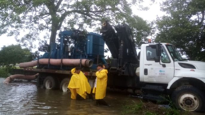 Sheinbaum envía a Tabasco trabajadores y maquinaria para desazolve ante inundaciones