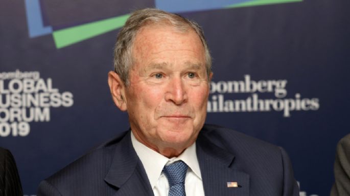 Expresidente George W. Bush confunde Ucrania con Irak al hablar sobre "invasiones brutales" (Video)