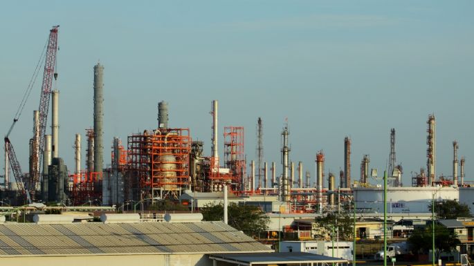 Fuga de ácido en la Refinería de Cadereyta deja siete trabajadores intoxicados