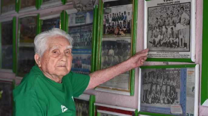 Ángel Contreras tiene 100 años y su gran regalo sería ver al León campeón