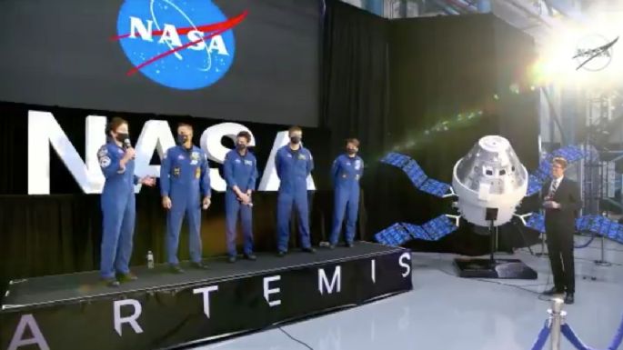 La NASA presenta a astronautas que irán a la Luna; la mitad son mujeres