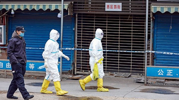 El coronavirus se habría originado en un laboratorio de Wuhan, insiste el FBI