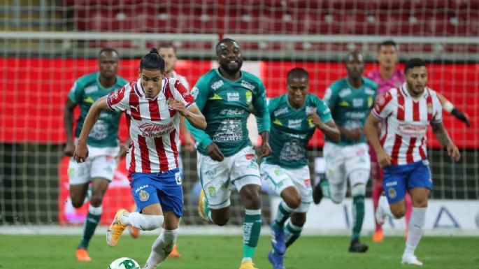 Chivas y León empatan en la ida de las semifinales del torneo Guard1anes