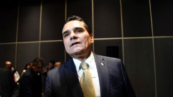 Comunidad de Arantepacua se declara en máxima alerta para vigilar la detención de Silvano Aureoles