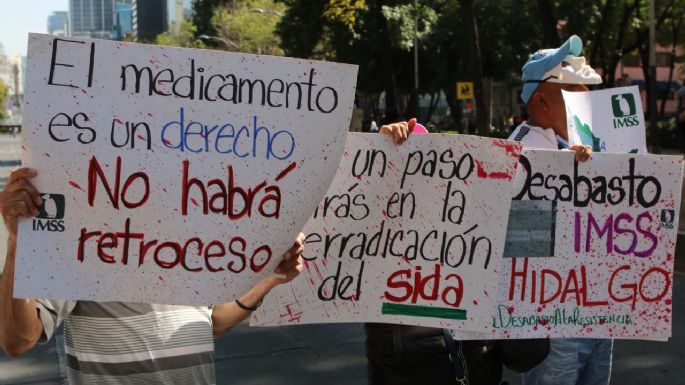 Pacientes con VIH vandalizan sede del IMSS por desabasto de antirretrovirales