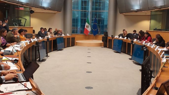 La 'súper aburrida” reunión entre legisladores mexicanos y europeos