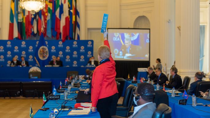 México truena contra Almagro en asamblea donde fue reelecto como secretario general de la OEA (Video)