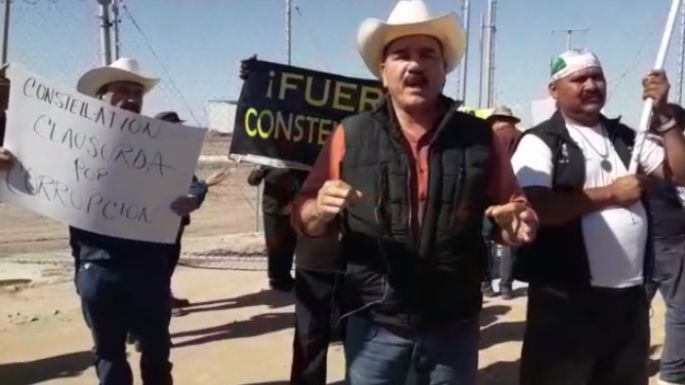 Activistas en defensa del agua 'clausuran” la cervecera Constellation Brands  (Video)