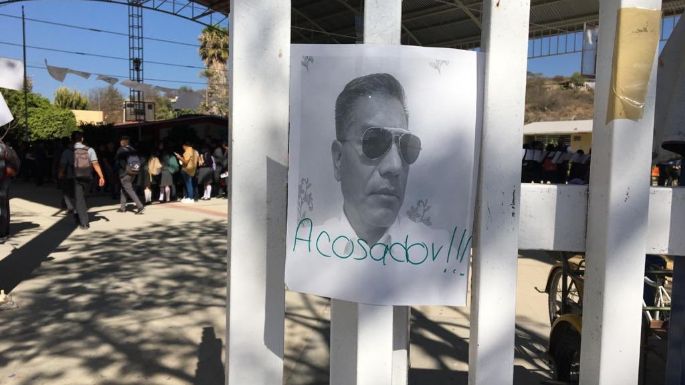 Detienen a presunto maestro acosador tras protesta de bachilleres en Oaxaca (Videos)