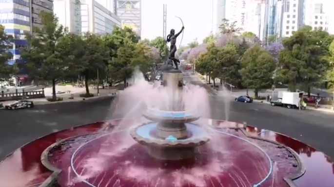 Tiñen de rojo la Minerva y la Diana Cazadora en protesta por feminicidios