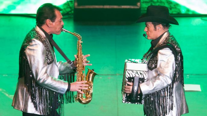 Noche de complacencias con Los Tigres del Norte