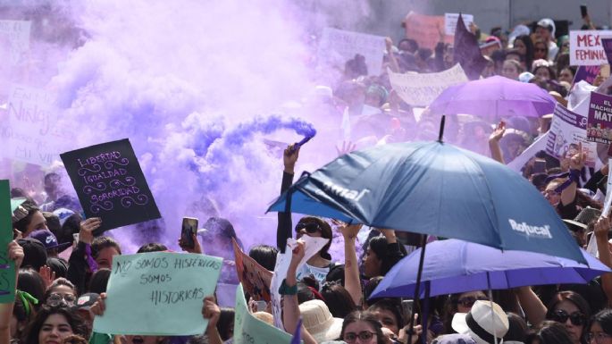 Una marea violeta desbordó y cimbró a la capital del país