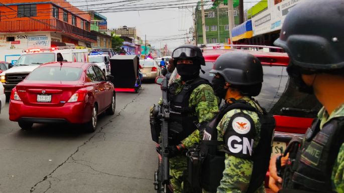 Guardia Nacional y policía municipal cierran negocios 'no esenciales” en Neza