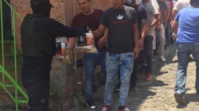Grupo delictivo que lidera 'El Señorón” reparte despensas en Cuernavaca