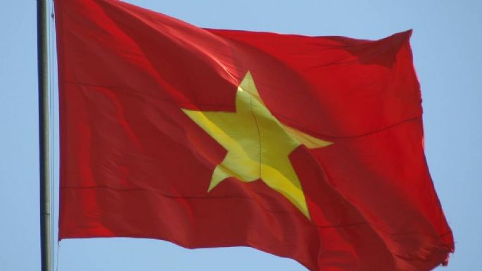 Vietnam: condenan a 5 años de prisión a joven por "difamar" al gobierno vía Facebook