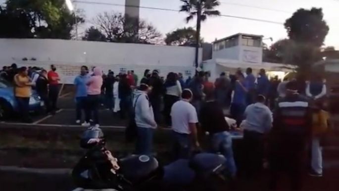 Cierran carreteras en Morelos para exigir a fábrica el cese de labores por covid-19
