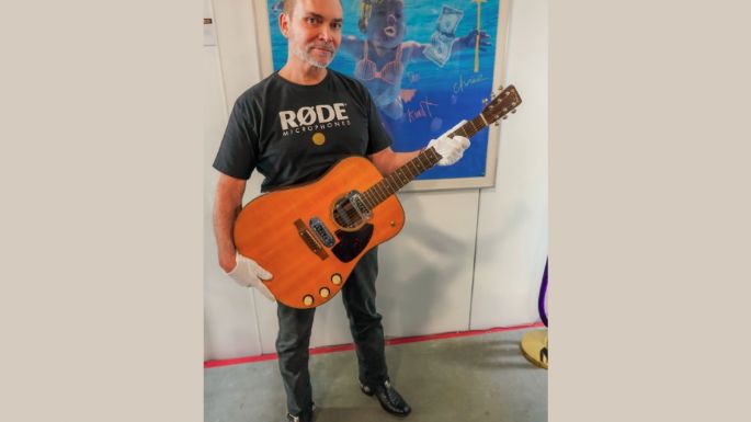 Peter Freedman compra en 6 mdd guitarra de Kurt Cobain para apoyar a las artes frente a la pandemia