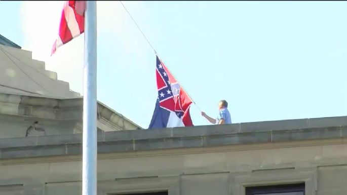 Mississippi aprueba retirar la enseña confederada de su bandera ante protestas antiracistas