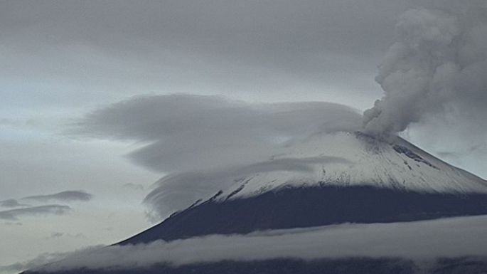 El Popo registra 9 exhalaciones y explosión moderada; sigue amarillo fase 2