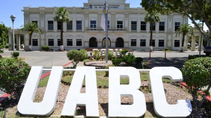 Baja California: aspirantes de la UABC hacen trampa en examen de ingreso en línea