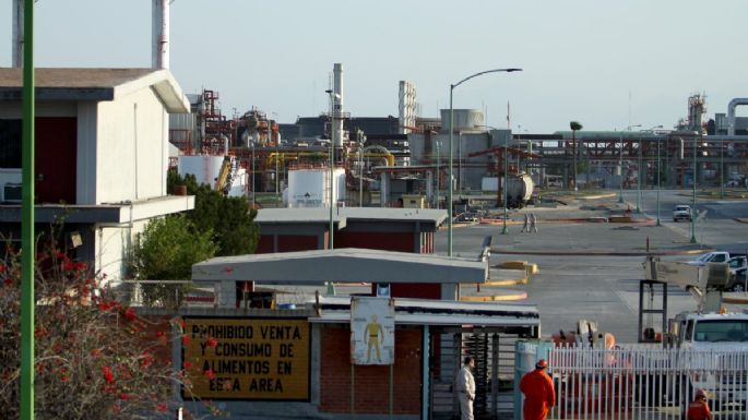 AMLO descarta cerrar la refinería de Cadereyta, en Nuevo León